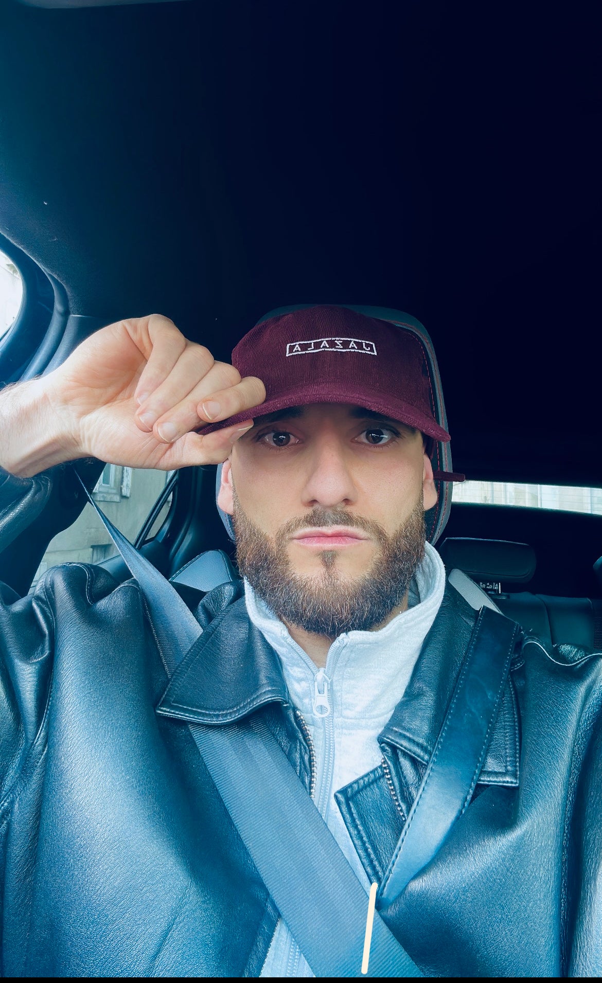 Plus qu'une casquette, un symbole.